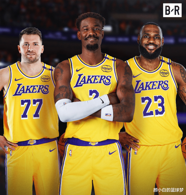 Lakers có 13 người chơi trong 